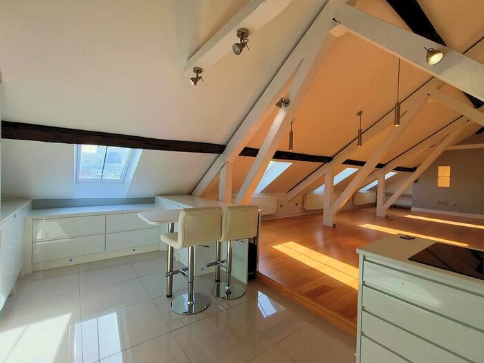 3 Bedroom Apartment To Rent In Old Infirmary House, Gunwharf Quays, PO1