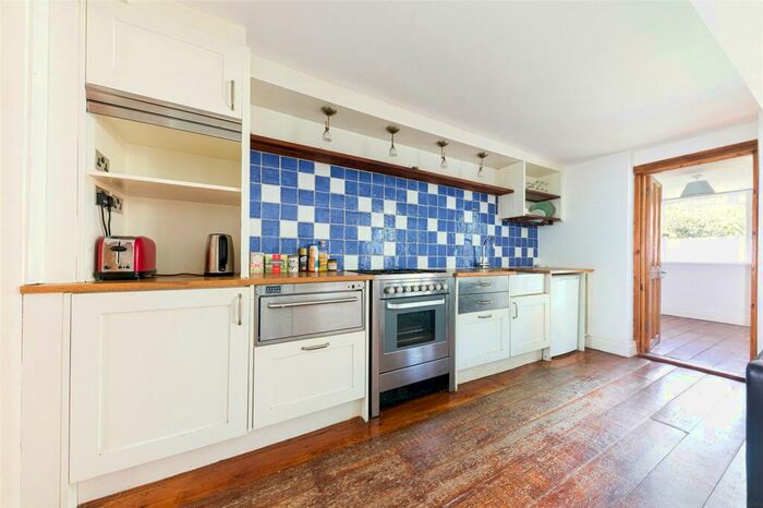 2 Bedroom Flat To Rent In Barnsbury Terrace, London, N1