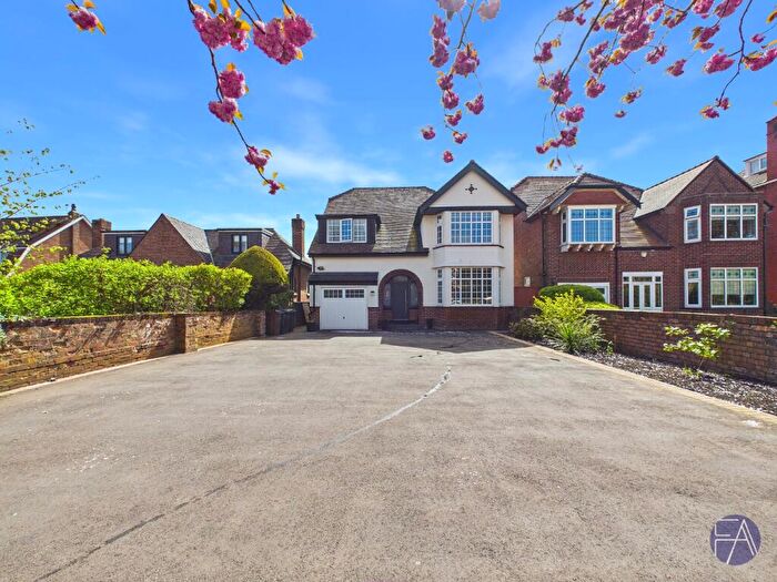 4 Bedroom Detached House For Sale In Cambridge Road, Southport, Merseyside, PR9