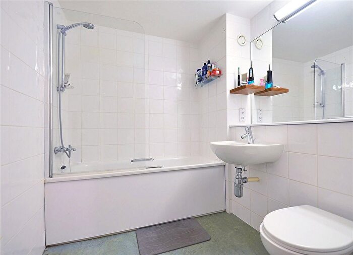 1 Bedroom Flat For Sale In Chatham Place, Reading, Berkshire, RG1