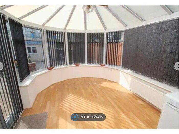 5 Bedroom Detached House To Rent In Oxford Road, Swindon, SN3