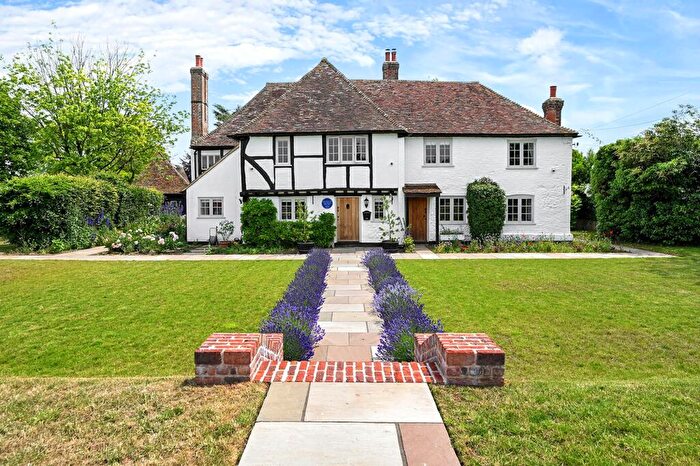 5 Bedroom Detached House For Sale In Badlesmere, Faversham, ME13