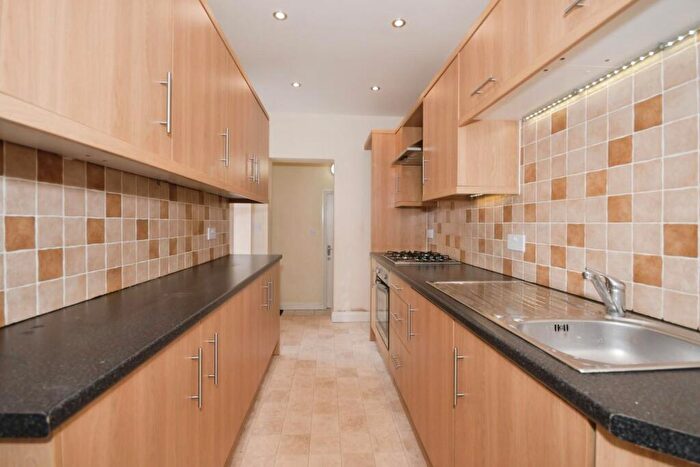 3 Bedroom Terraced House For Sale In Tapton View Road, Stonegravels, Chesterfield, S41