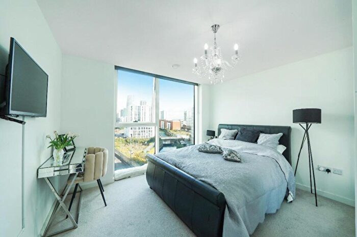 2 Bedroom Apartment To Rent In Southmere House, Stratford, E15