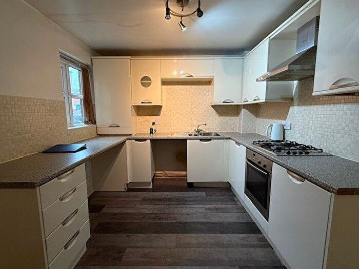 2 Bedroom Flat To Rent In Coral Close, Derby, DE24