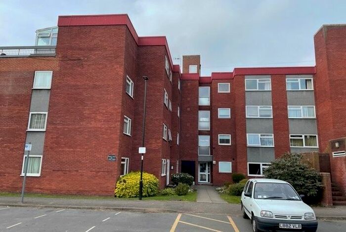 1 Bedroom Flat To Rent In Grange Gardens, Southgate, N14