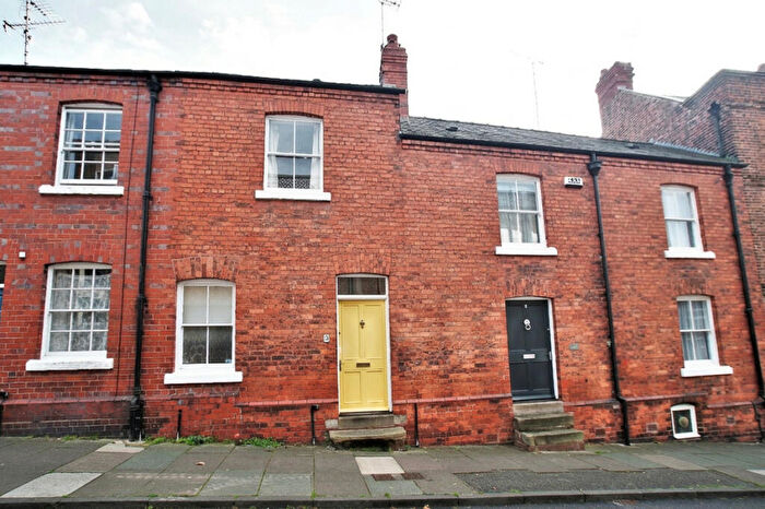 2 Bedroom Town House To Rent In Duke Street, Chester, CH1