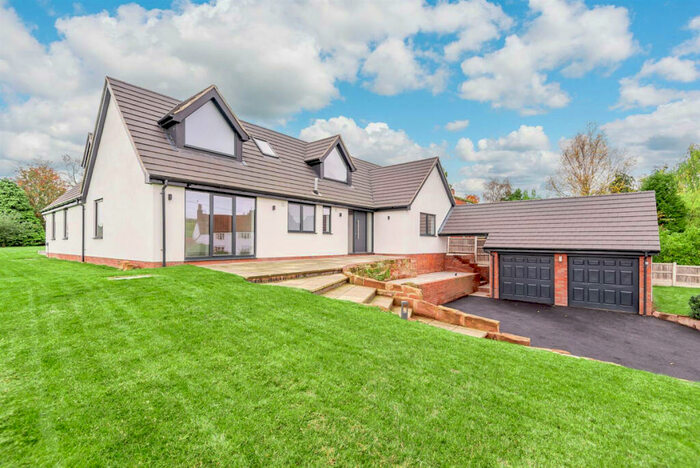 5 Bedroom Detached Bungalow For Sale In Dark Lane, Sytchampton, Worcestershire, DY13