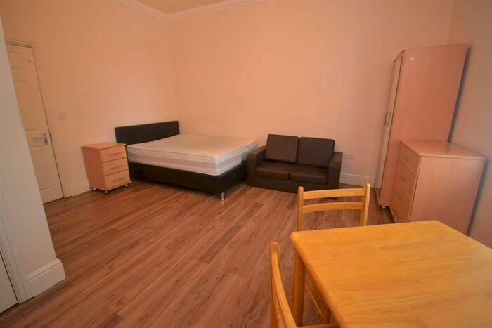 Studio To Rent In London Road, Reading, RG1