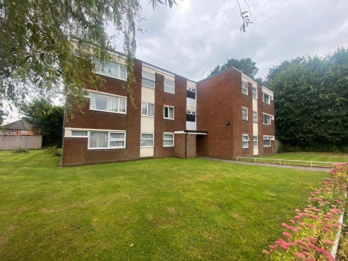 2 Bedroom Flat To Rent In Maple Drive, Birmingham., B44