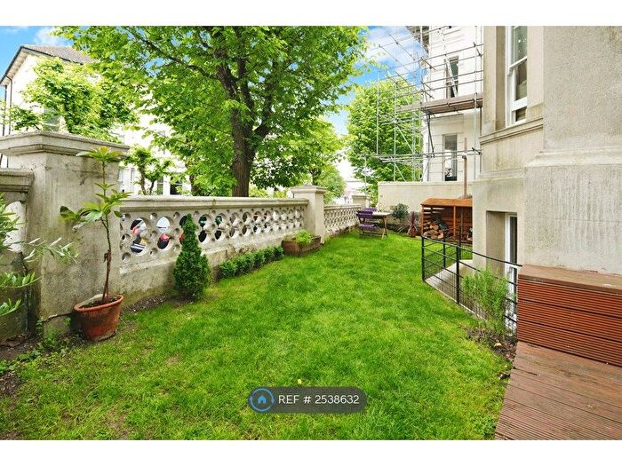3 Bedroom Flat To Rent In Alexandra Villas, Brighton, BN1