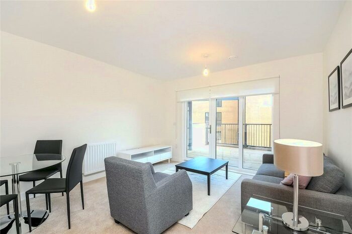 2 Bedroom Flat To Rent In The Point, Ilford, IG2