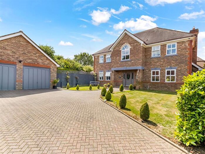 5 Bedroom Detached House For Sale In Bluebell Drive, St James Hamlet, Goffs Oak, EN7