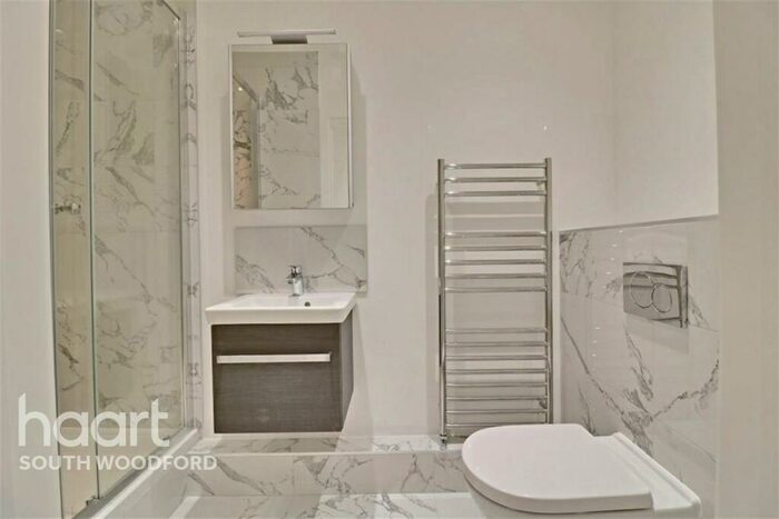 Flat To Rent In Glebelands Court, South Woodford, E18