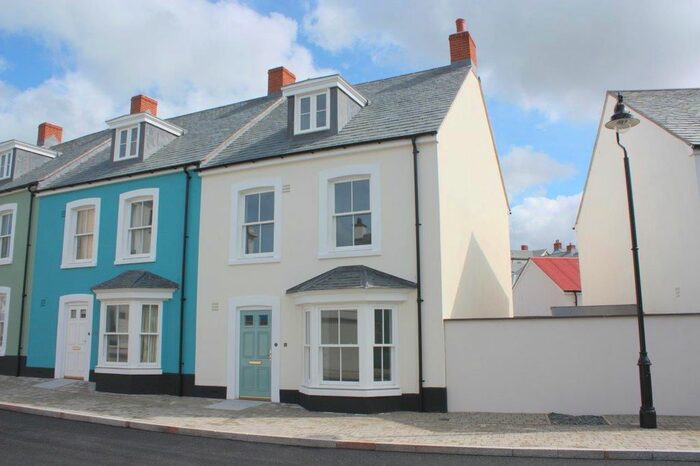 4 Bedroom Semi-Detached House To Rent In Stret Constantine, Newquay, TR7