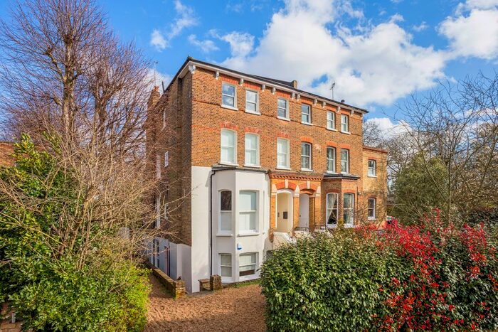 2 Bedroom Flat To Rent In St. Georges Road, Twickenham, TW1