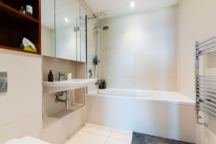 2 Bedroom Flat For Sale In Handley Drive, London, SE3