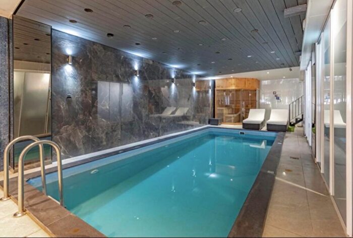 3 Bedroom Semi-detached House For Sale In Dollis Hill Lane, London, NW2