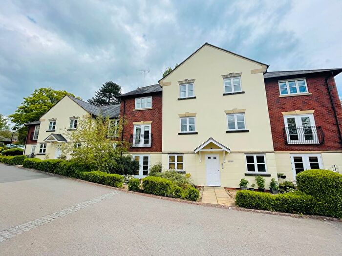 2 Bedroom Flat To Rent In Cedar House, Leamington Spa, CV32