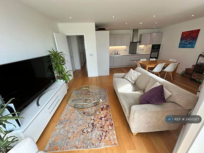 2 Bedroom Flat To Rent In Guildford House, London, NW6