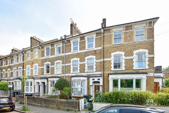 4 Bedroom Terraced House For Sale In Brooke Road, London, N16