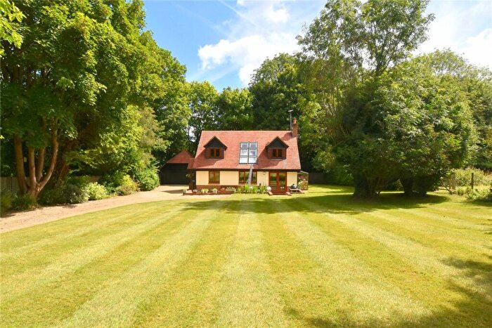 3 Bedroom Detached House For Sale In Salmons Road, Effingham, KT24