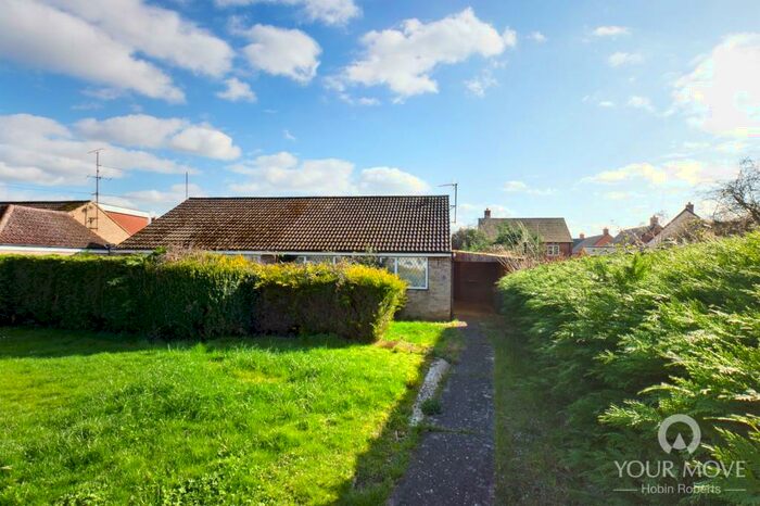 2 Bedroom Bungalow For Sale In Thorpe Road, Earls Barton, Northampton, NN6