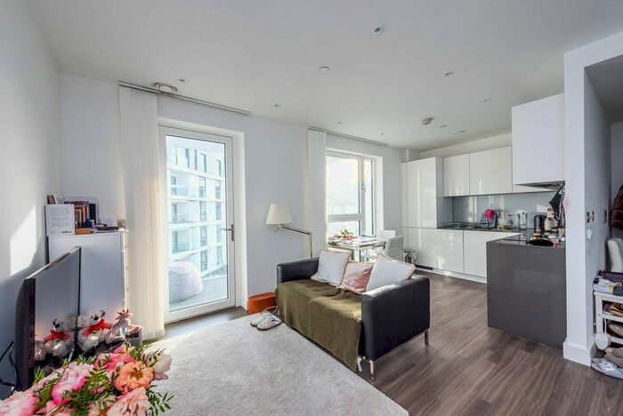 1 Bedroom Flat To Rent In Nine Elms Point, Nine Elms, London, SW8