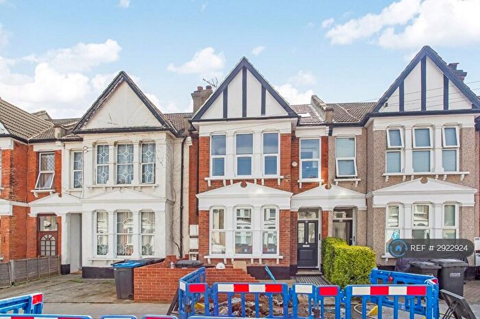 2 Bedroom Flat To Rent In Sangley Road, London, SE25