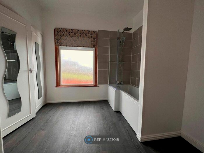 2 Bedroom End Of Terrace House To Rent In Butt Hill, Kippax, Leeds LS25