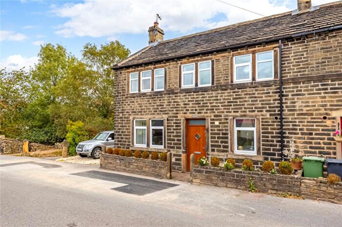 3 Bedroom Terraced House For Sale In Heys Road, Thongsbridge, Holmfirth, HD9