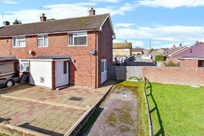 3 Bedroom End Of Terrace House For Sale In Lubbock Close, Maidstone, Kent, ME15
