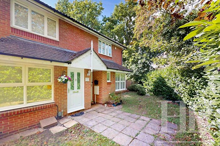 3 Bedroom Semi-Detached House To Rent In Goffs Park Road, Crawley, RH11