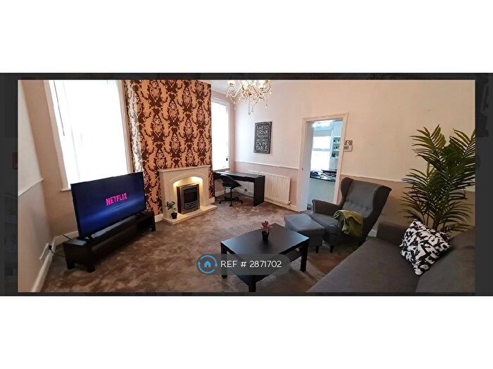 3 Bedroom Flat To Rent In Vine St, Wallsend, NE28