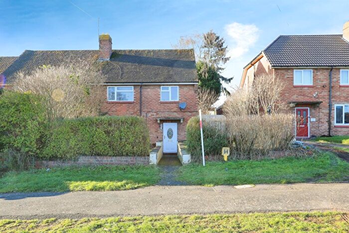 3 Bedroom Semi-Detached House For Sale In Kinver Avenue, Kidderminster, DY11