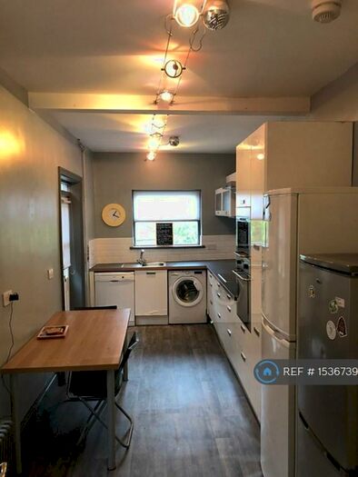 5 Bedroom Terraced House To Rent In Clarendon Park Road, Leicester, LE2