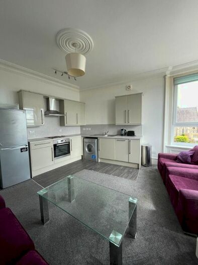 3 Bedroom Flat To Rent In Victoria Road, City Centre, Dundee, DD1