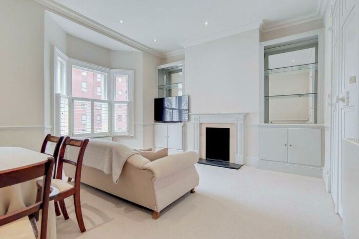 3 Bedroom Apartment To Rent In Fernshaw Road, London, SW10