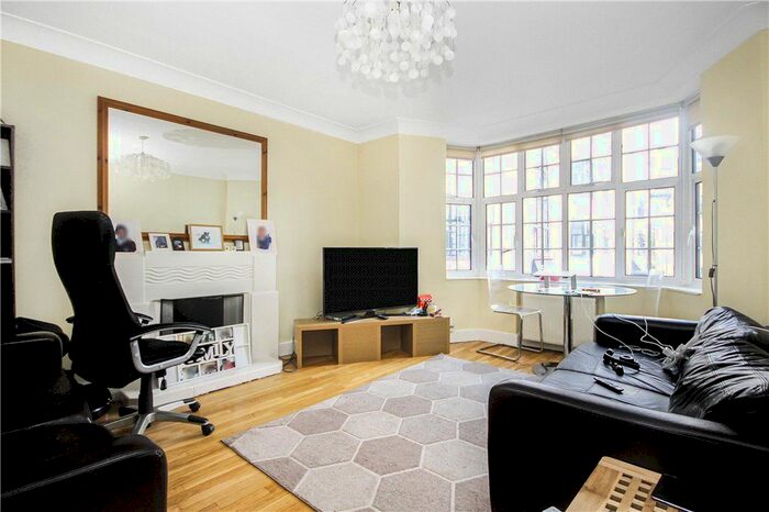 2 Bedroom Flat To Rent In Leigham Avenue, London, SW16