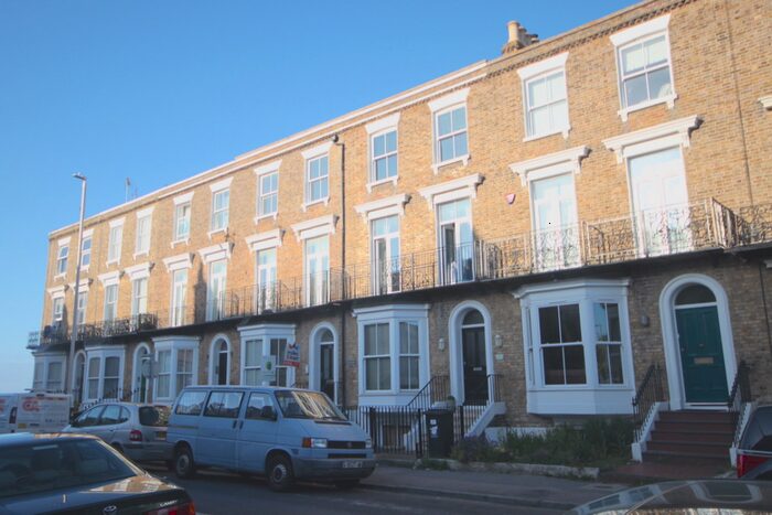 2 Bedroom Flat To Rent In Westbrook Gardens, Margate, Kent, CT9
