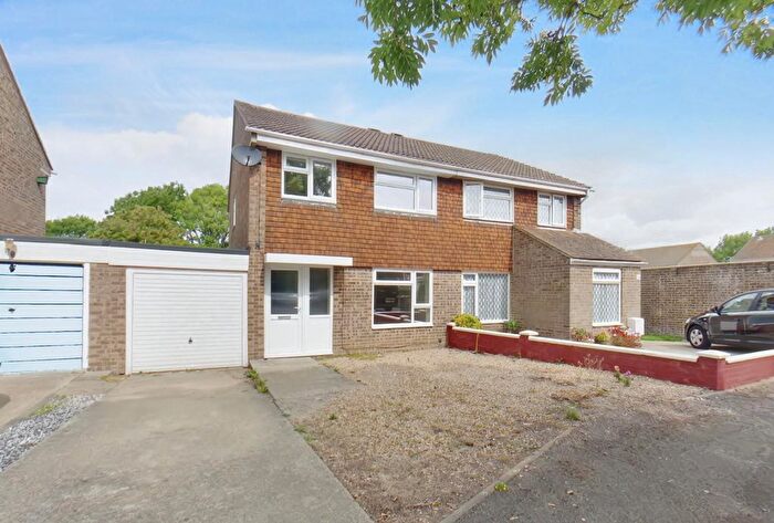 3 Bedroom Semi-Detached House To Rent In Headley Close, Lee-On-The-Solent, PO13