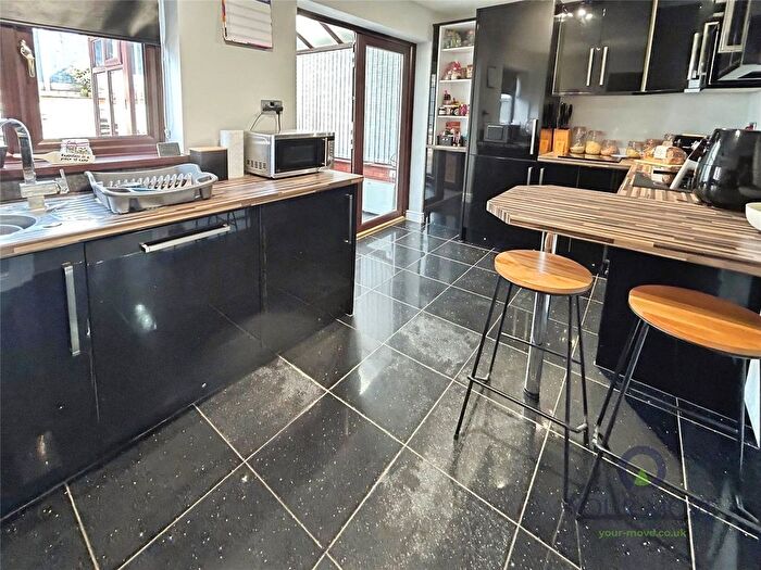3 Bedroom Semi-detached House For Sale In Carroll Drive, Meir Hay, Stoke On Trent, Staffordshire, ST3