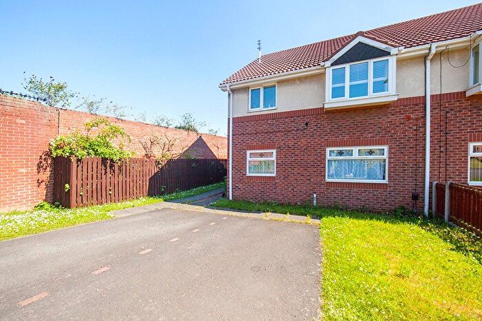 1 Bedroom Flat To Rent In Chaucer Close, Gateshead, Tyne And Wear, NE8