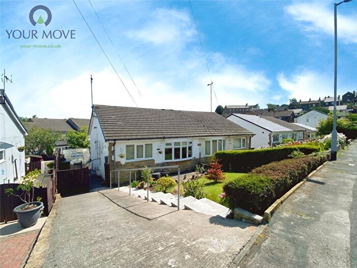 2 Bedroom Bungalow For Sale In Hillside Avenue, Oakworth, Keighley, West Yorkshire, BD22