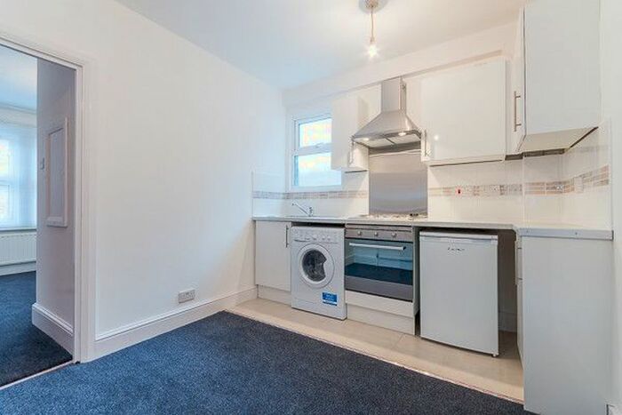 Studio To Rent In Salford Road, Streatham Hill, SW2