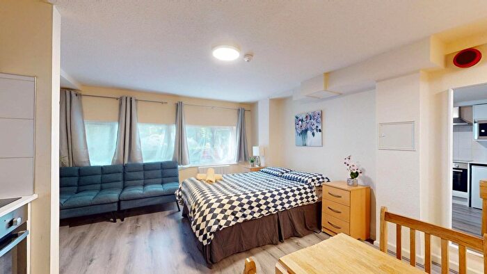 Studio To Rent In Chatsworth Road, Mapesbury, London, NW2