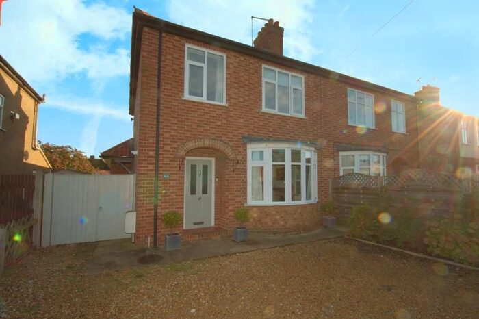 3 Bedroom Semi-Detached House For Sale In Lincoln Road, Deeping Gate, Norhborough, Market Deeping, PE6