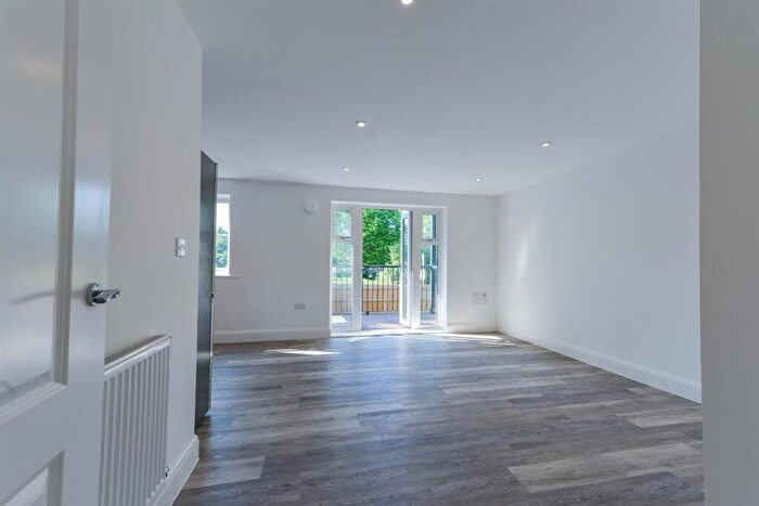 2 Bedroom Flat For Sale In Danes Court, Station Road, Aylesford, ME20