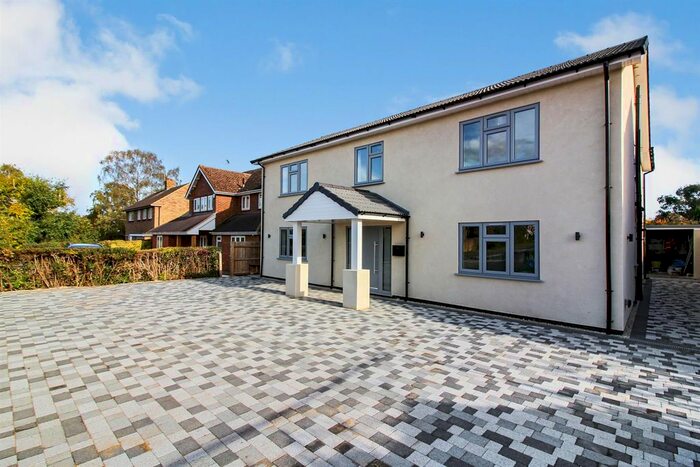 5 Bedroom Detached House To Rent In Northumberland Avenue, Aylesbury, HP21