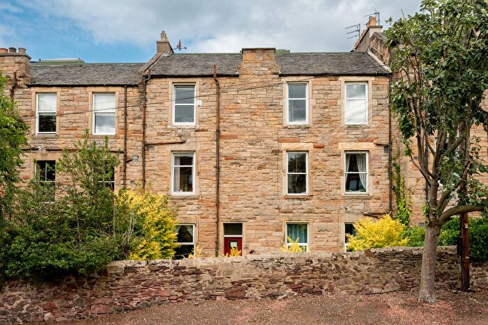 2 Bedroom Flat For Sale In Thistle Place, Edinburgh, EH11